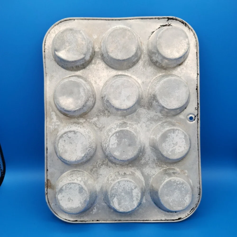 Vintage Brown Coated‎ Aluminum Muffin Cupcake Pan
